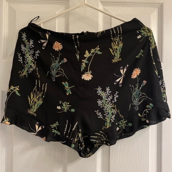 Sunday Best Pants - BNWOT Aritzia Sunday Best summer tropical shorts size 10